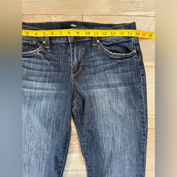 Else ~ Women’s Mini Boot Cut‎ Denim Jeans Size 29 Dark Wash 5 Pocket Design - Picture 2 of 8
